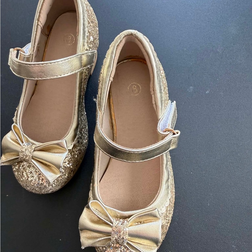 Gold Glitter Mary Jane Dress Shoes | Toddler Size 8 - Picture 4 of 7